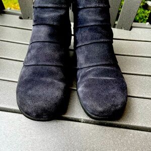 Clark’s Soft Cushion Ankle Boots, Navy, 9.5 Wide Width